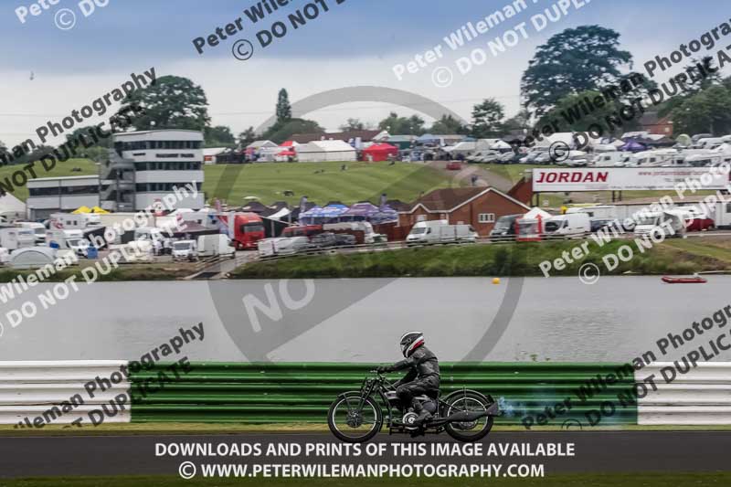 Vintage motorcycle club;eventdigitalimages;mallory park;mallory park trackday photographs;no limits trackdays;peter wileman photography;trackday digital images;trackday photos;vmcc festival 1000 bikes photographs